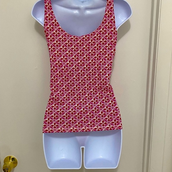 Hillary Hanson Beautiful tank with built-in bra🌺 S - Picture 7 of 7